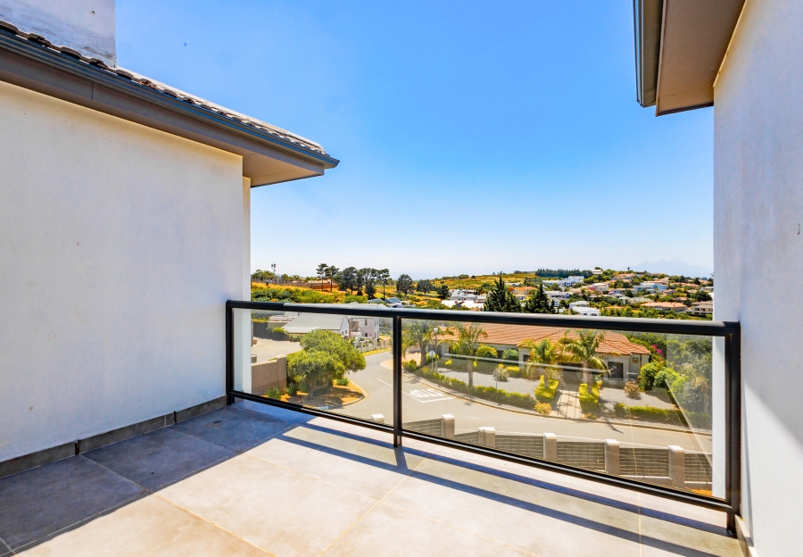 4 Bedroom Property for Sale in Oude Westhof Western Cape